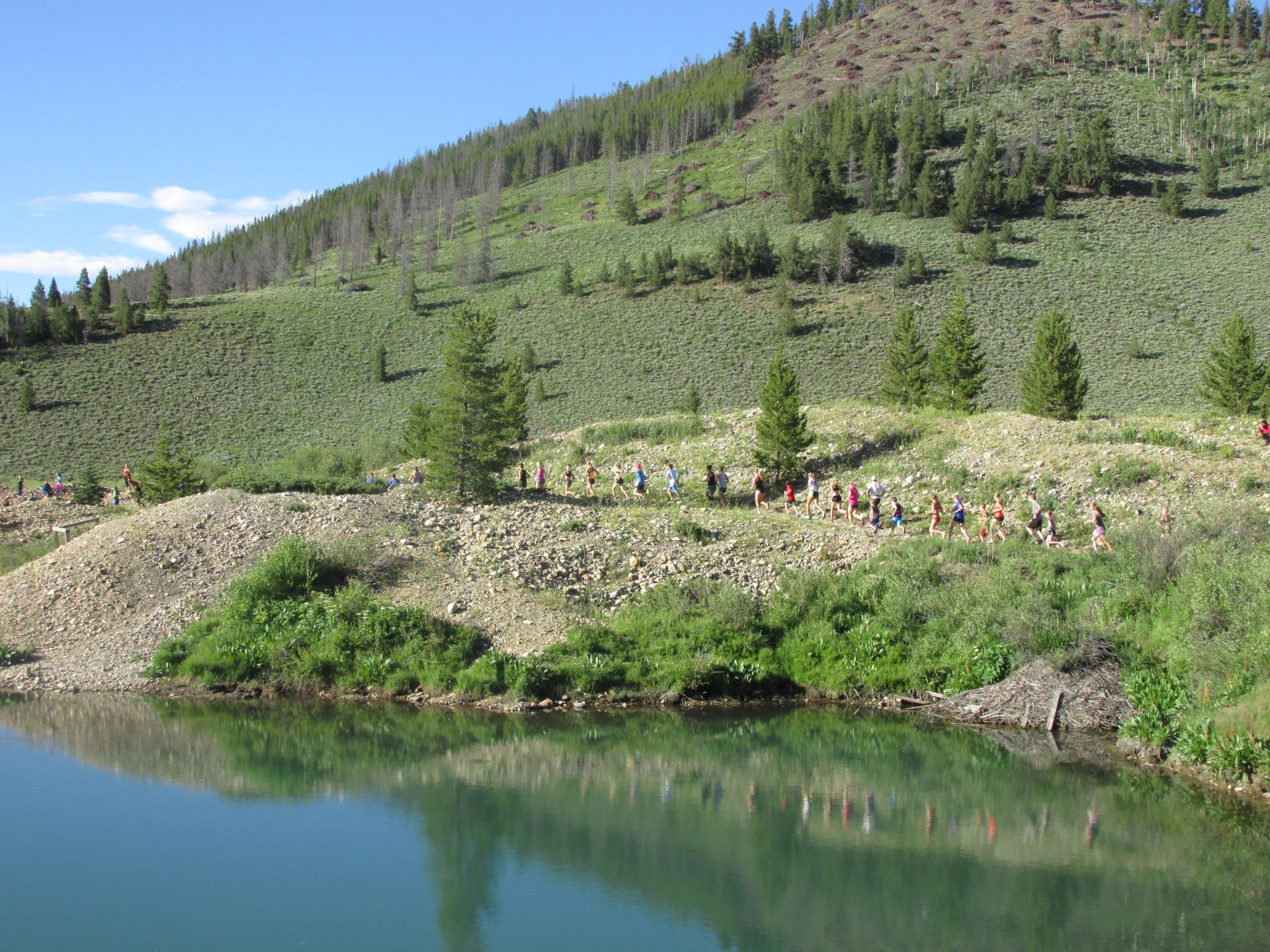 Runners Horseshoe Gulch race